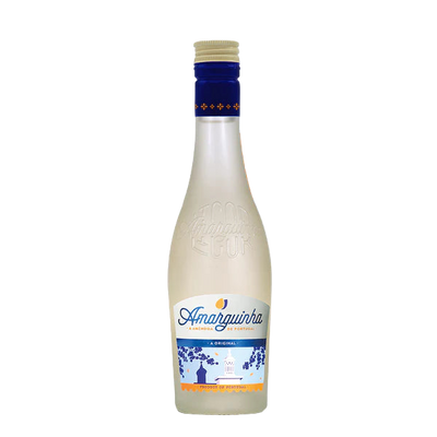 Bottle of Amarguinha with a blue label on a white background